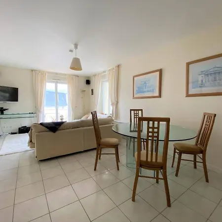 Spacieux Face Avec Balcon, Parking Prive Et Animaux Admis A - Fr-1-368-378