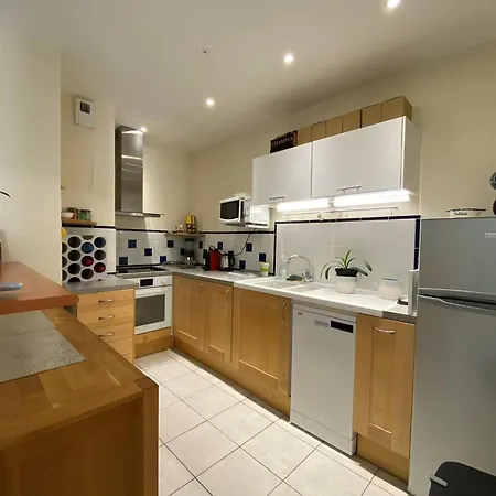 Lägenhet Spacieux Face Avec Balcon, Parking Prive Et Animaux Admis A - Fr-1-368-378